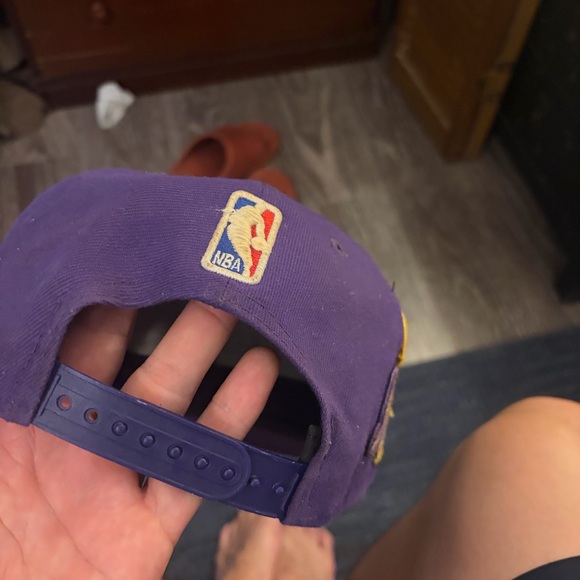 Los Angeles Lakers Purple and Gold Snapback Hat with patches - Picture 6 of 6